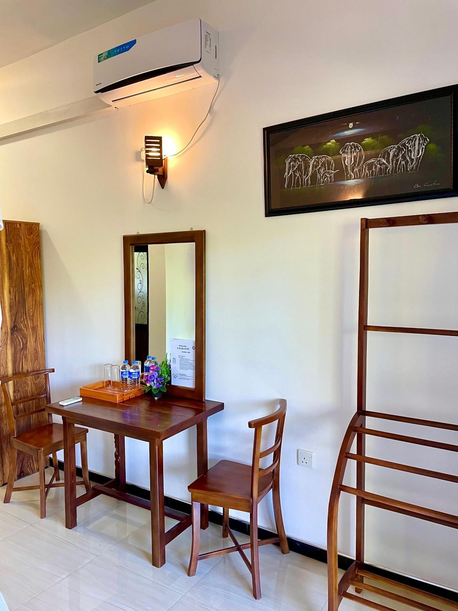 Shan Star Weligama Bagian luar foto